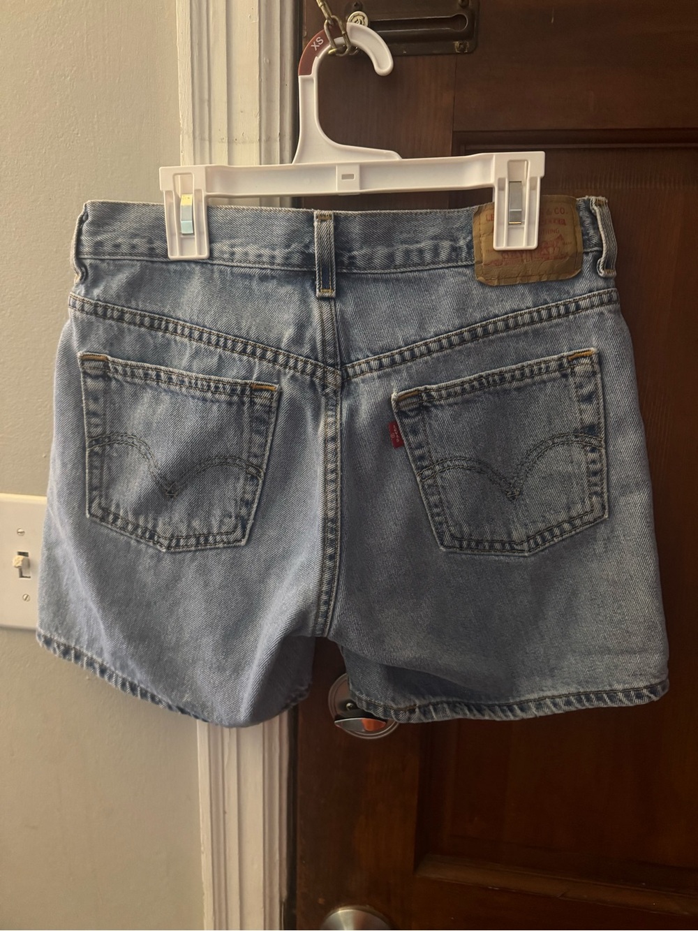 VTG Levi's Light Blue Denim Mom Shorts Size 6 - Picture 3 of 8